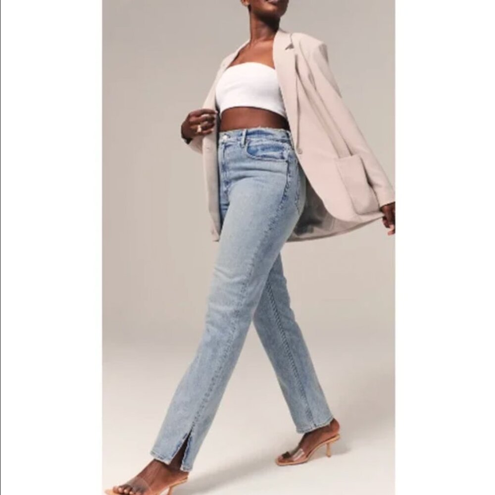 Abercrombie and Fitch Curve Love Ultra High Rise 90s Straight Jean Size 31 / 12